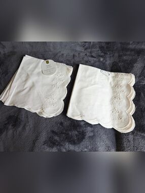 New Threshold 2 pk Eyelet Dinner Napkins Ivory bundle of 2, Easter/ mother's day